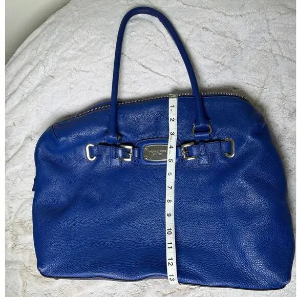 Michael Kors Weekender Bag - Picture 7 of 9